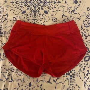 size 2 lululemon red speed up short 2.5 inseem